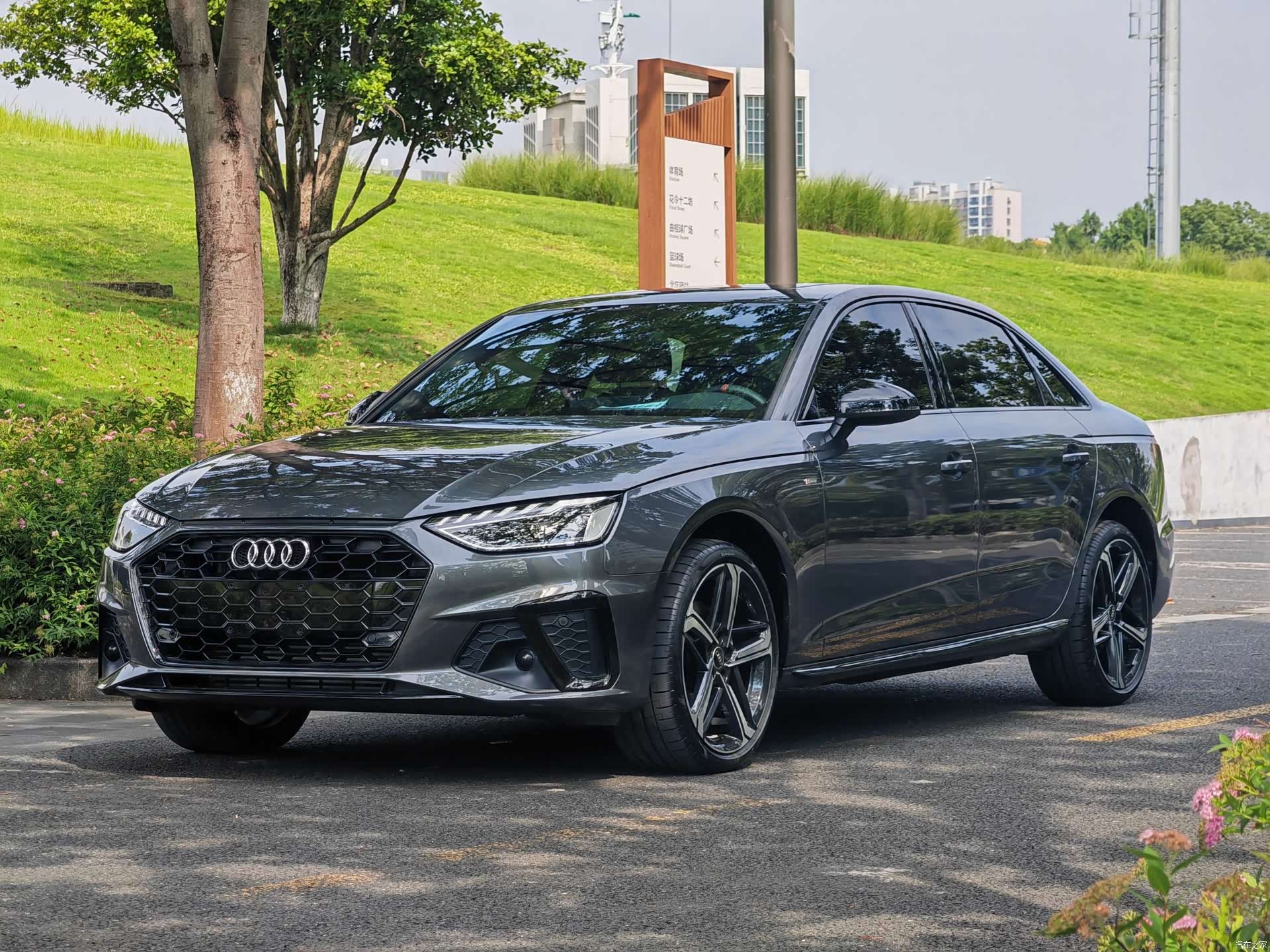 Audi A4L, 2025 1