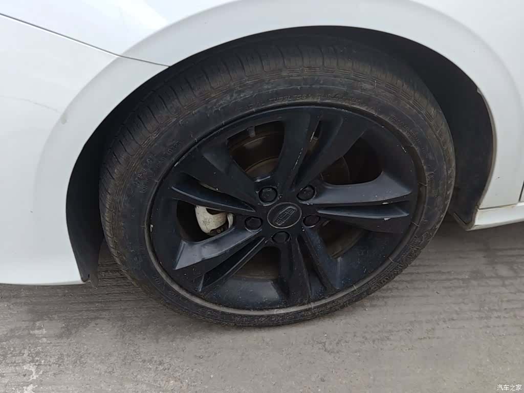 Geely Binray, 2019 23