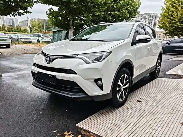 Toyota RAV4 2019 — купить из Китая под заказ