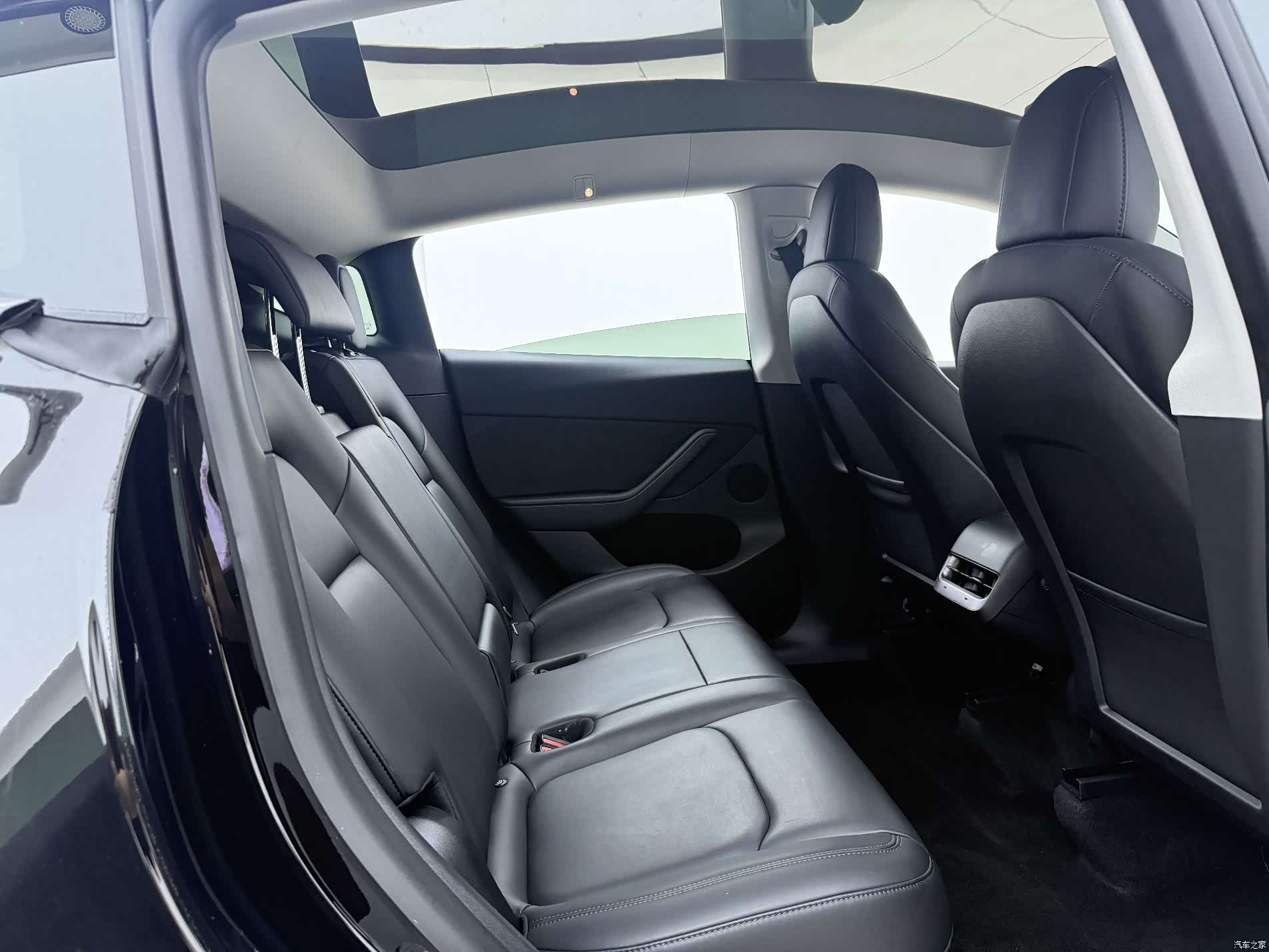 Tesla Model Y, 2021 16