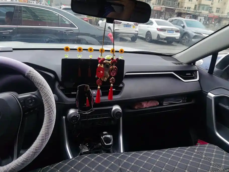 Toyota RAV4 Rongfang