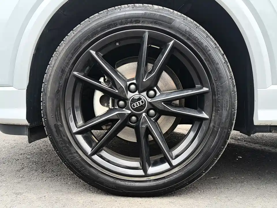 Audi Q2L Audi Q2L