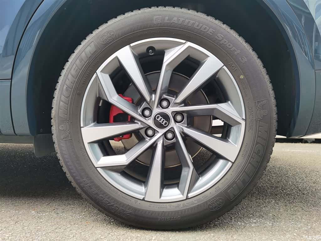 Audi Q5L, 2025 27