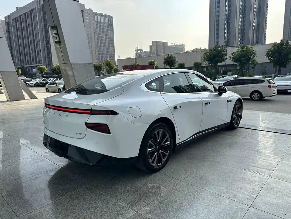 XPENG P7
