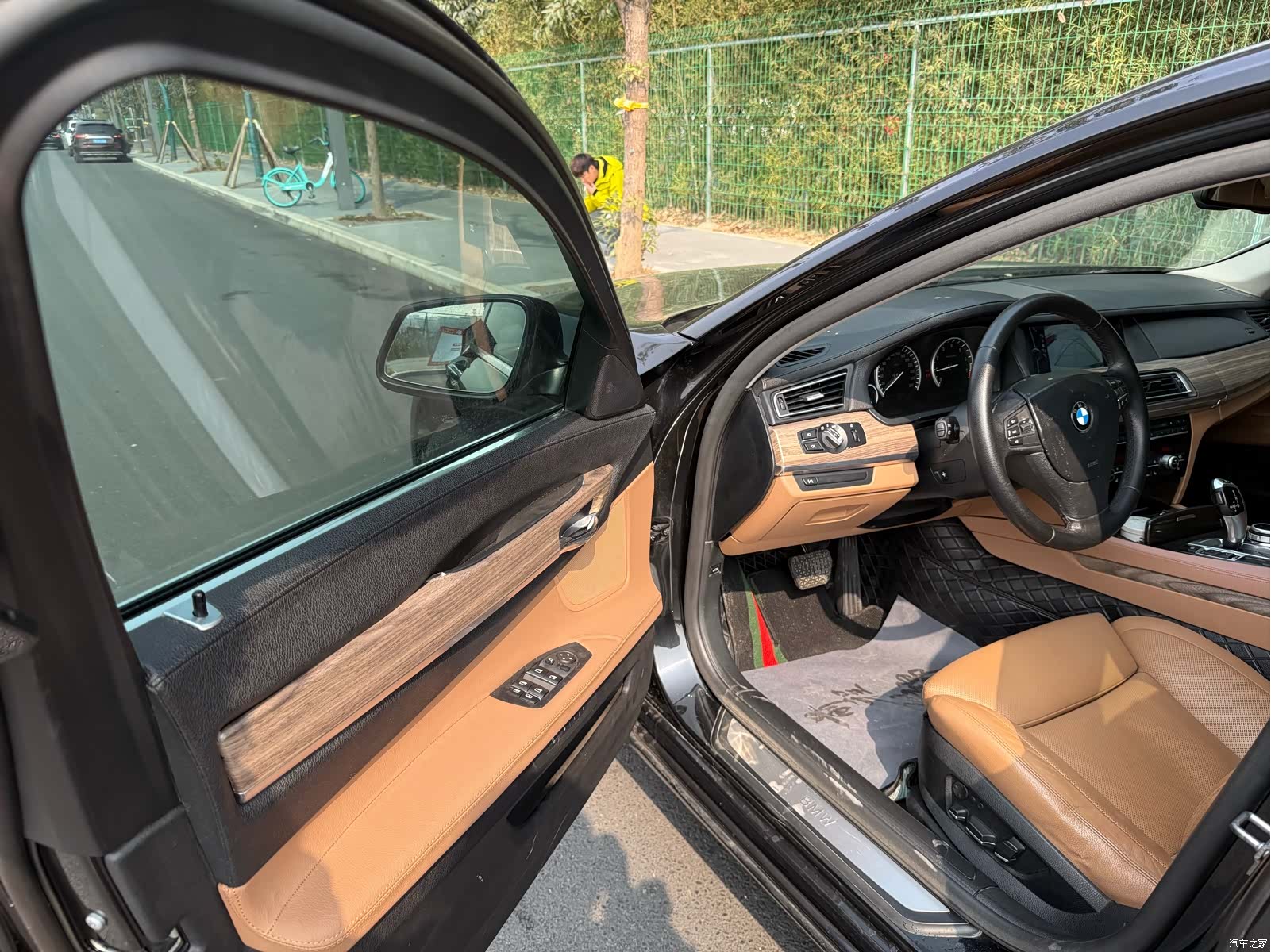 BMW 7 Series, 2011 6