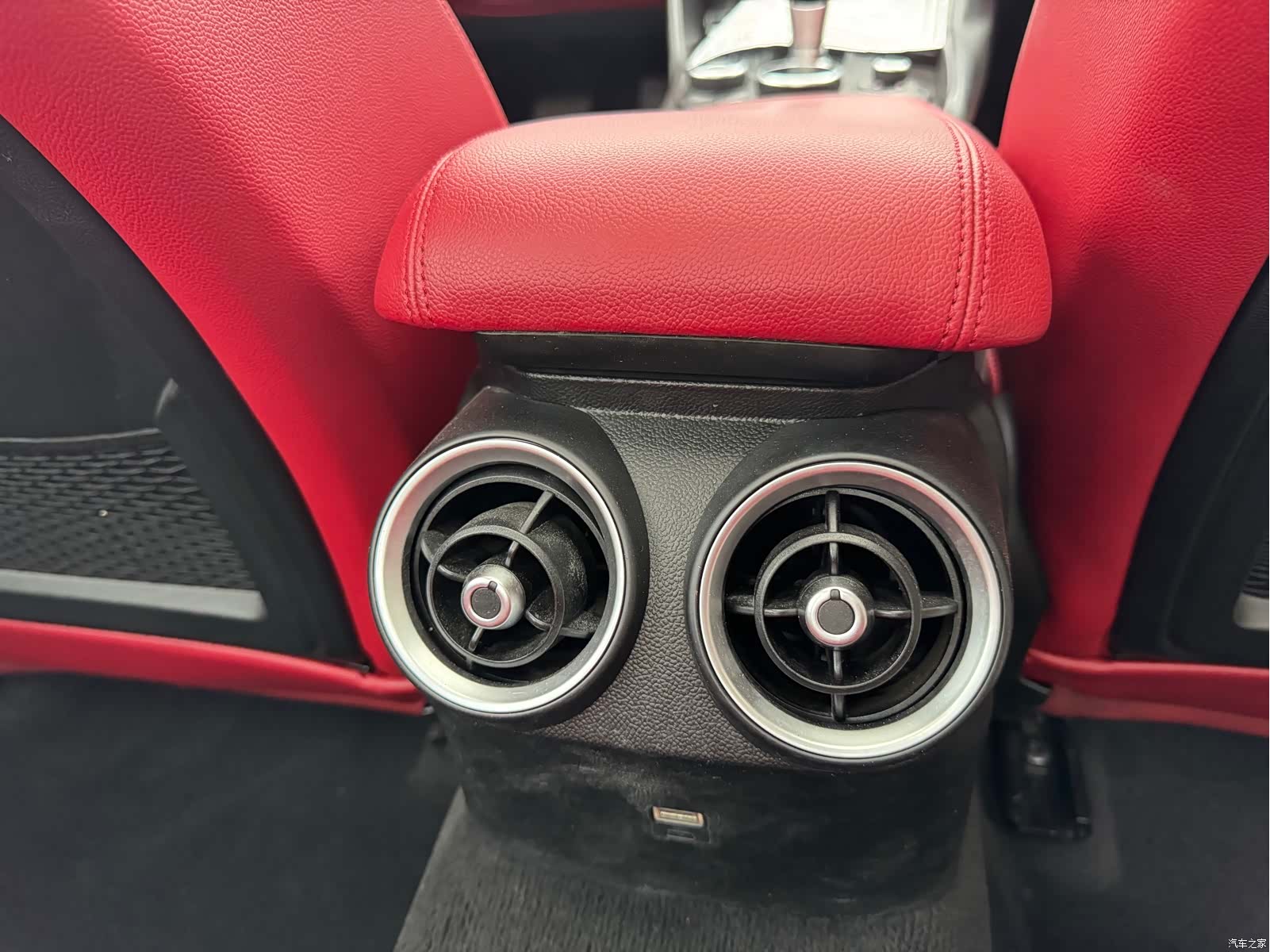 Alfa Romeo Giulia, 2017 11