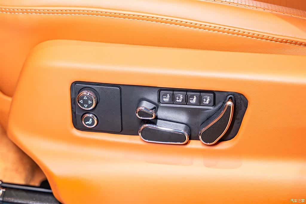 Bentley Bentayga, 2023 17