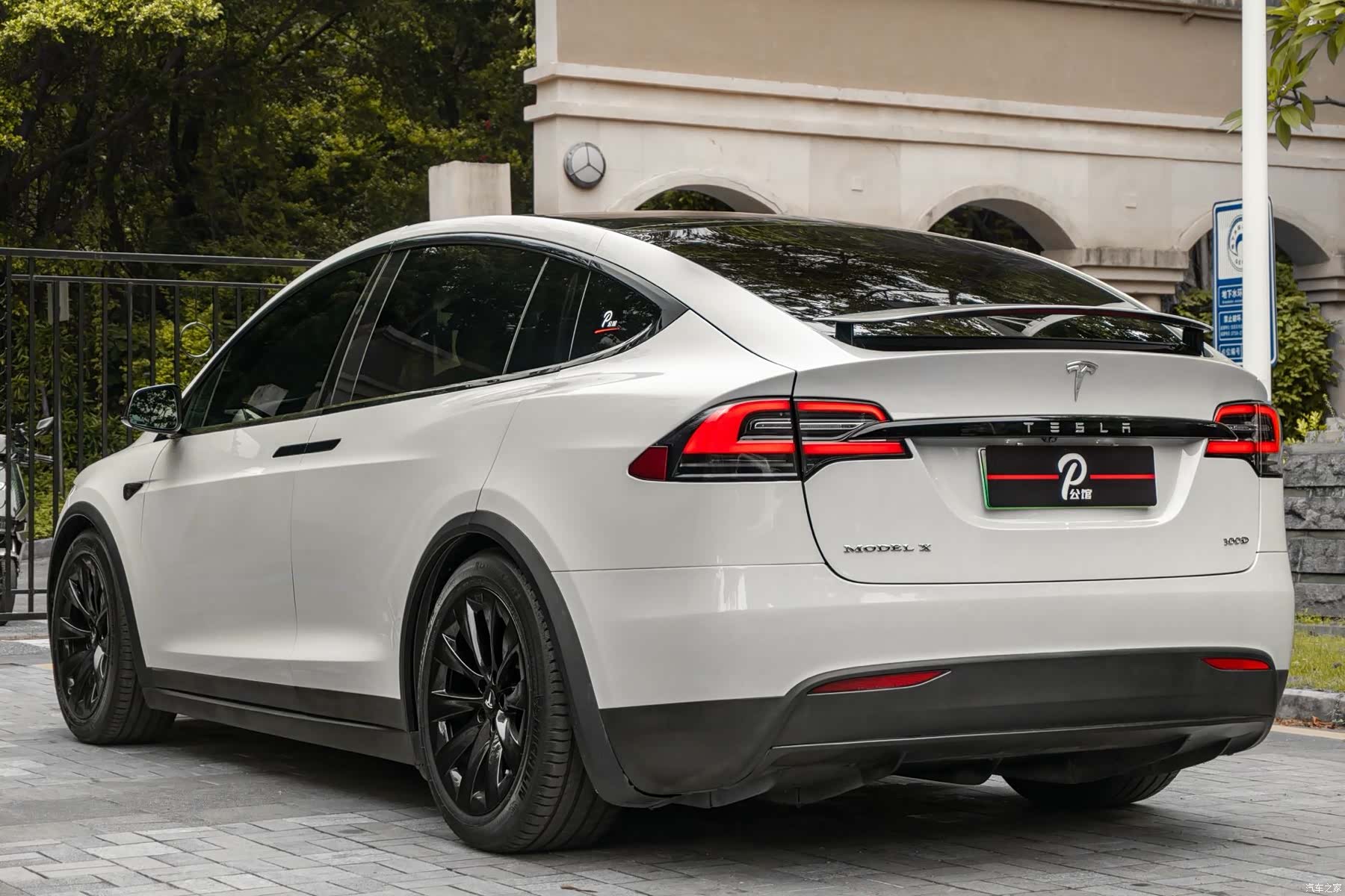 Tesla Model X, 2017 4