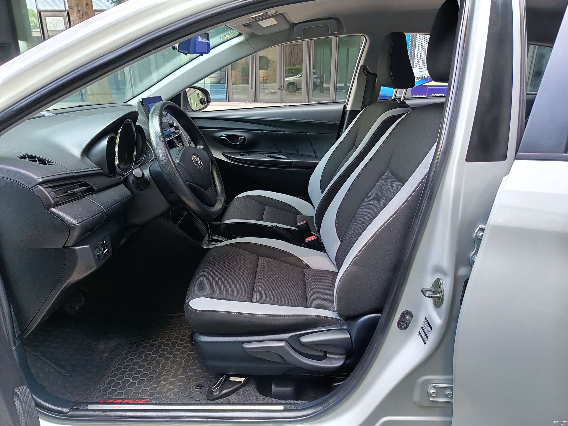 Toyota YARiS L, 2019 7