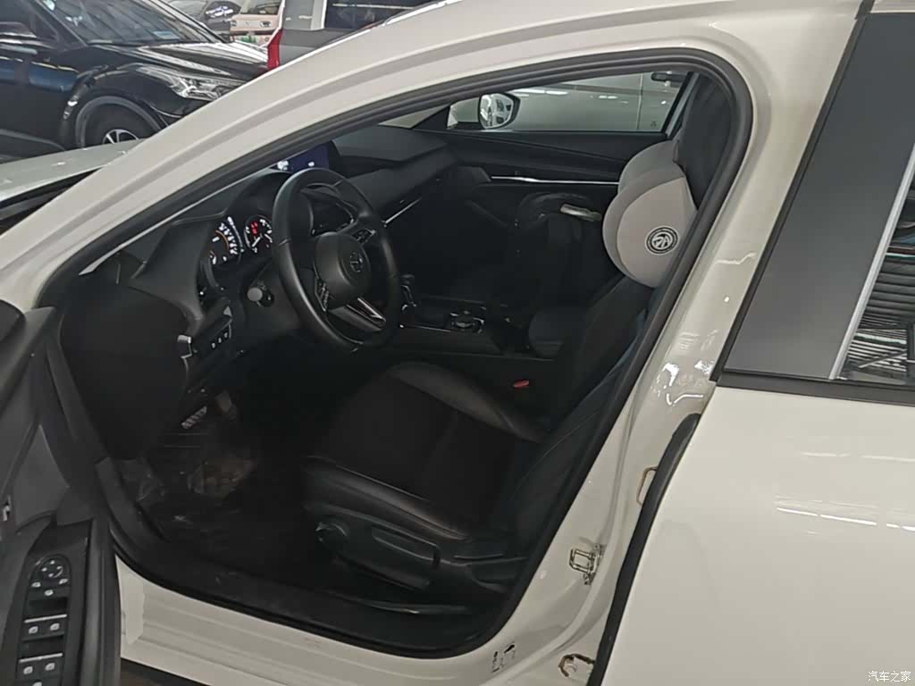Mazda Mazda3, 2025 15