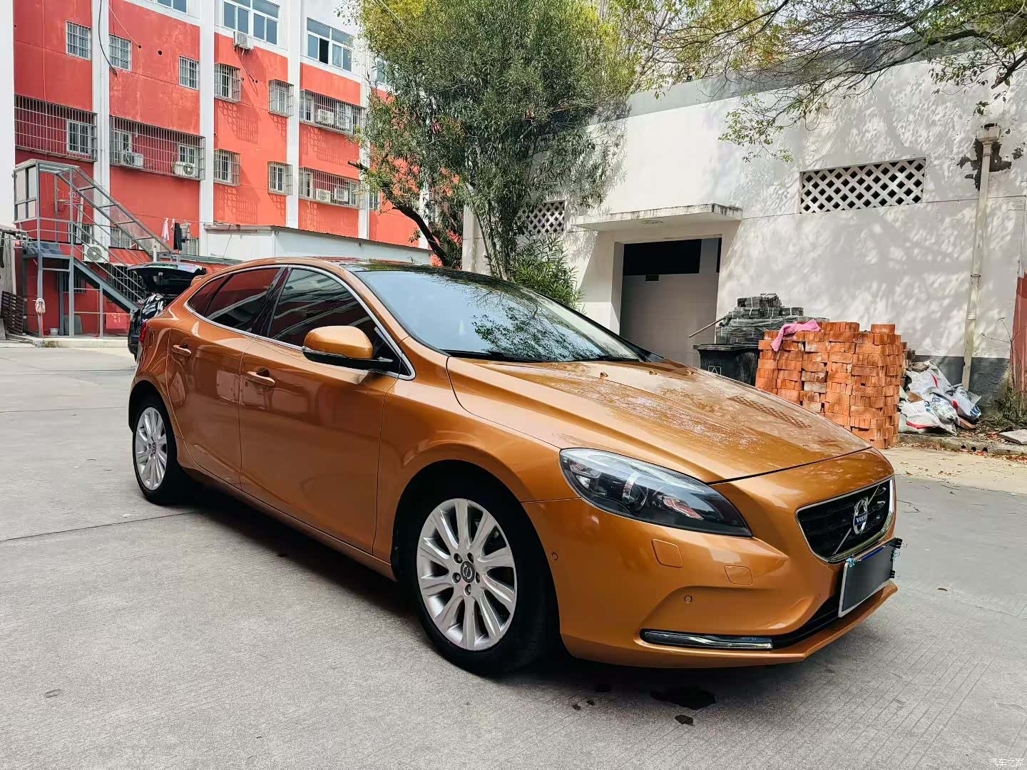 Volvo V40, 2013 3