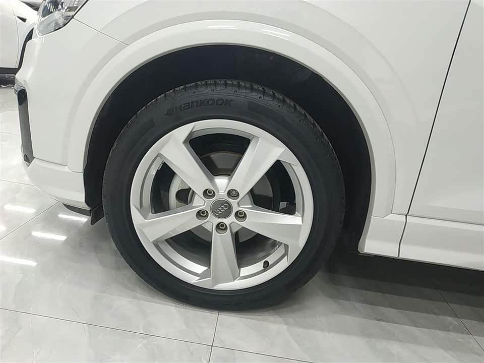 Audi Q2L Audi Q2L