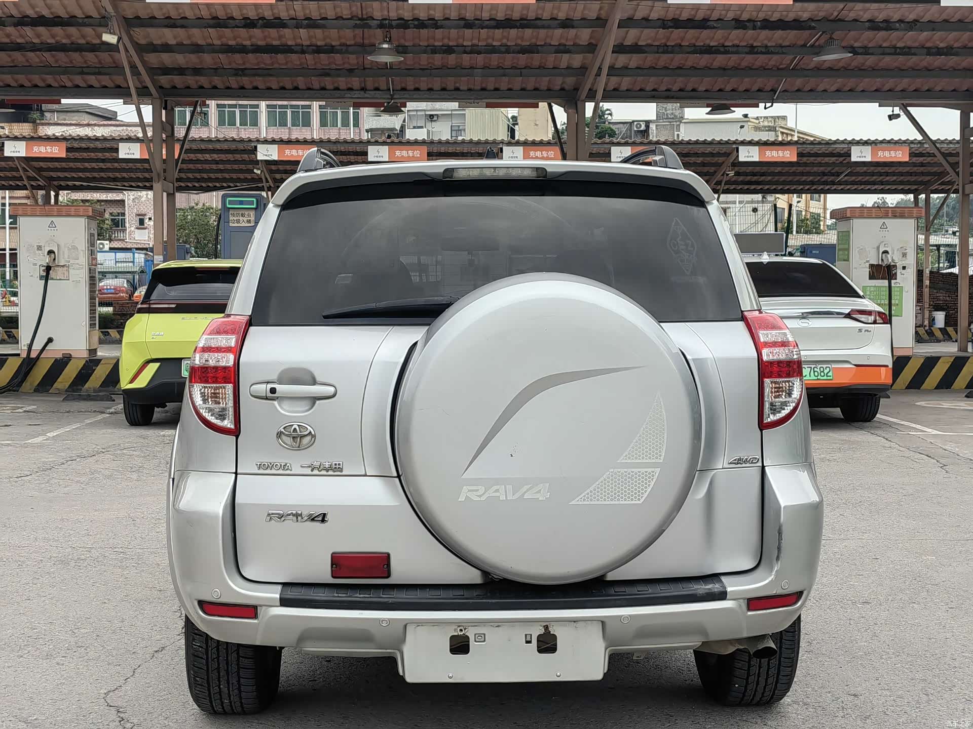 Toyota RAV4, 2010 все фото