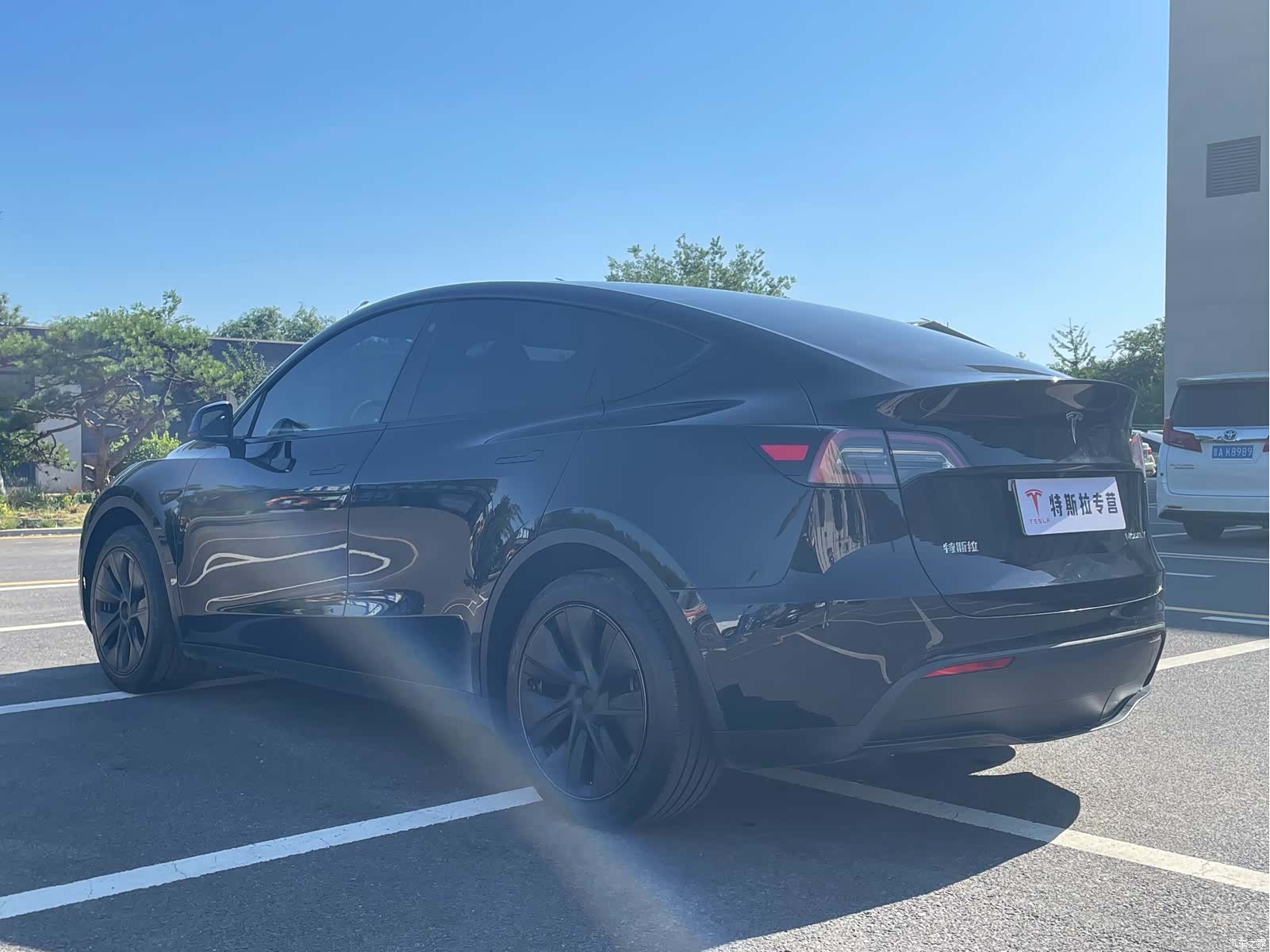 Tesla Model Y, 2023 9
