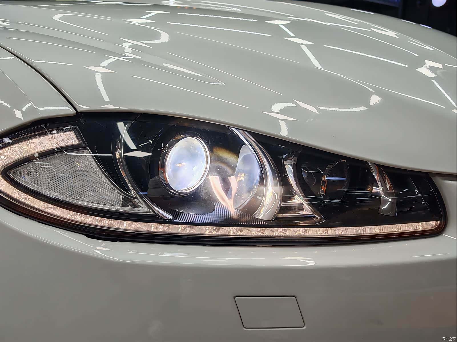 Jaguar XF, 2015 6