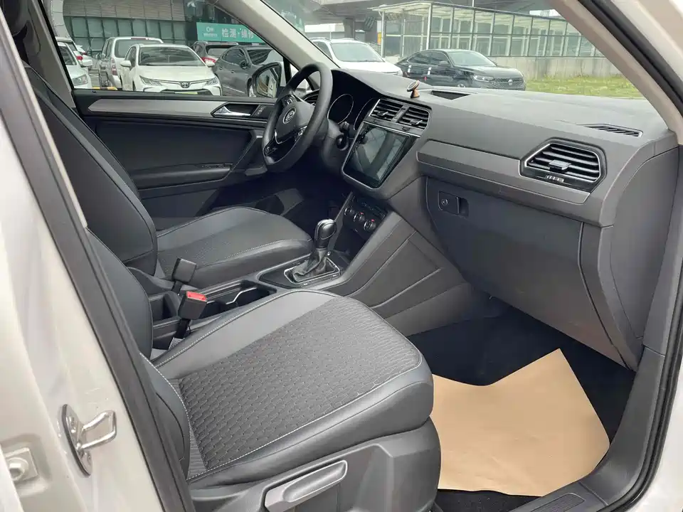 Volkswagen Tiguan L