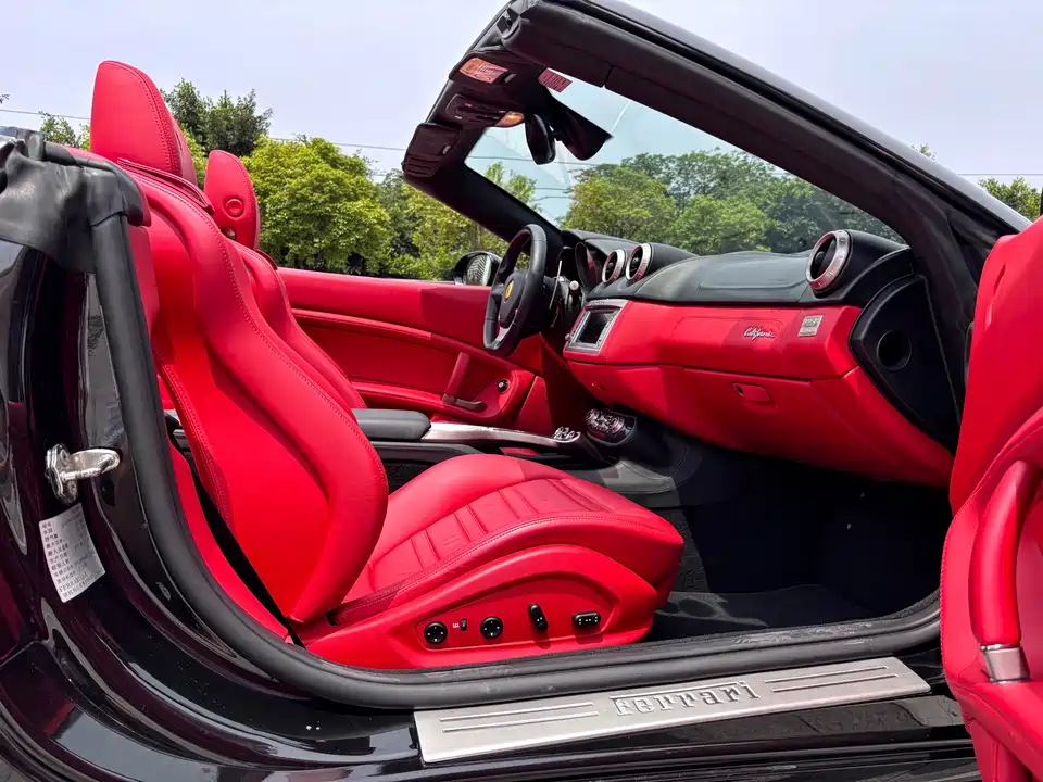 Ferrari California T