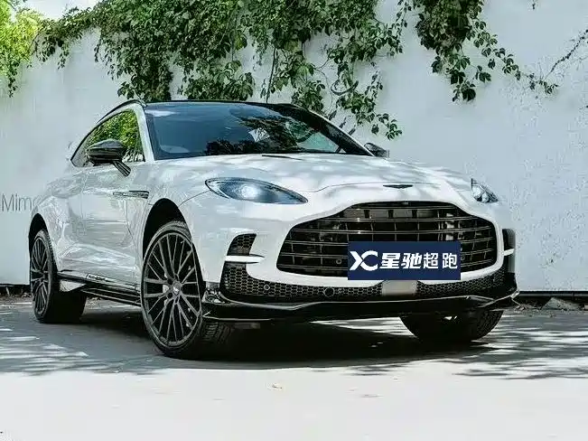 Aston Martin DBX