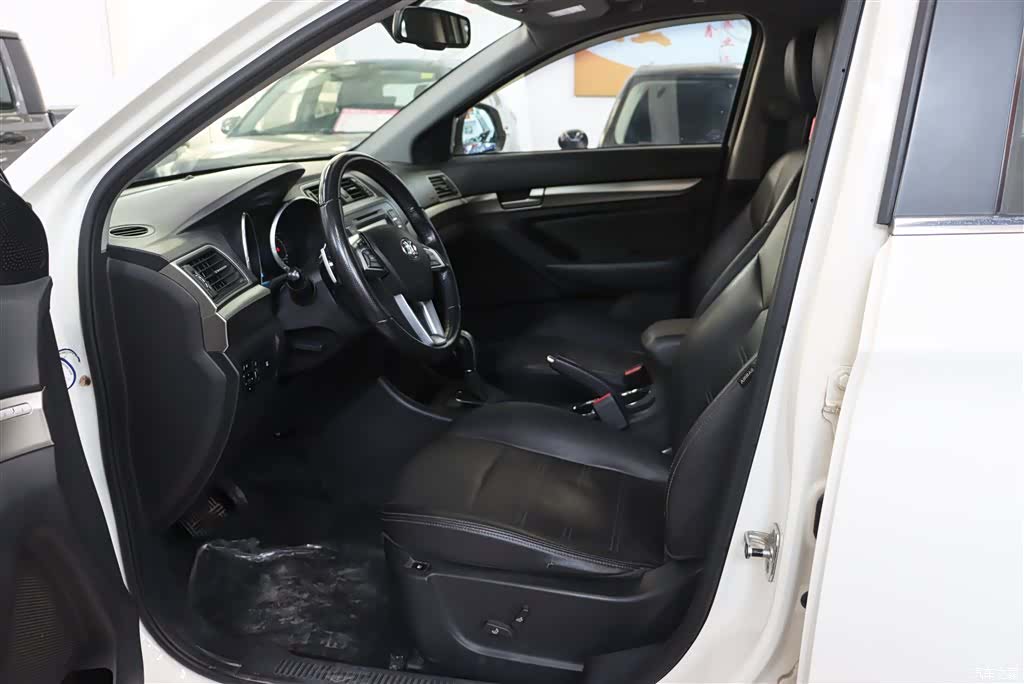 BAIC X65, 2015 4