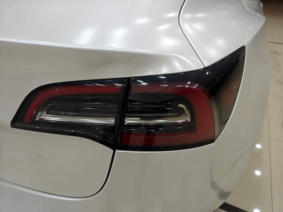 Tesla Model 3 Tesla Model 3