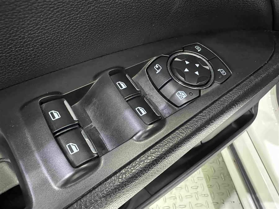 Ford Mondeo 2017, фото 19