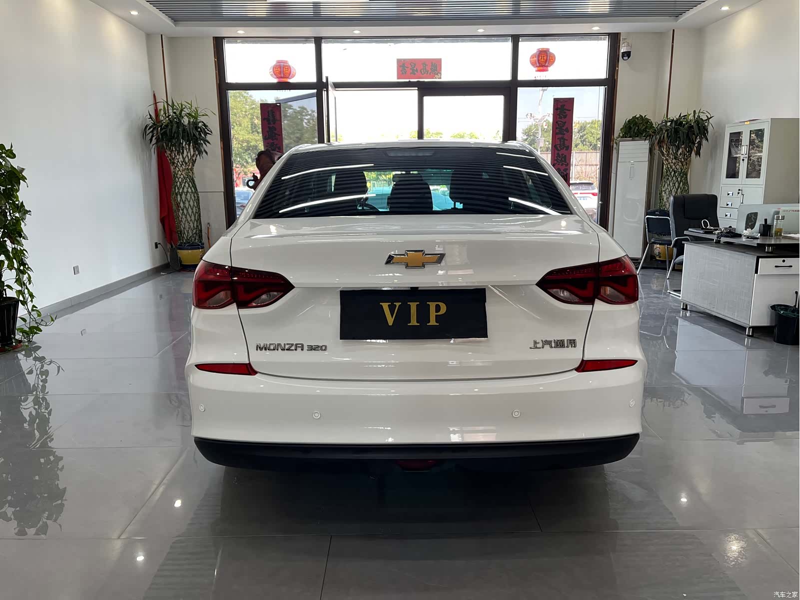 Chevrolet 320, 2022 все фото