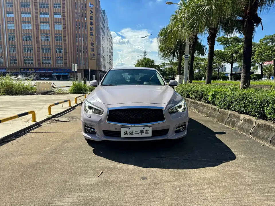 Infiniti Q50L