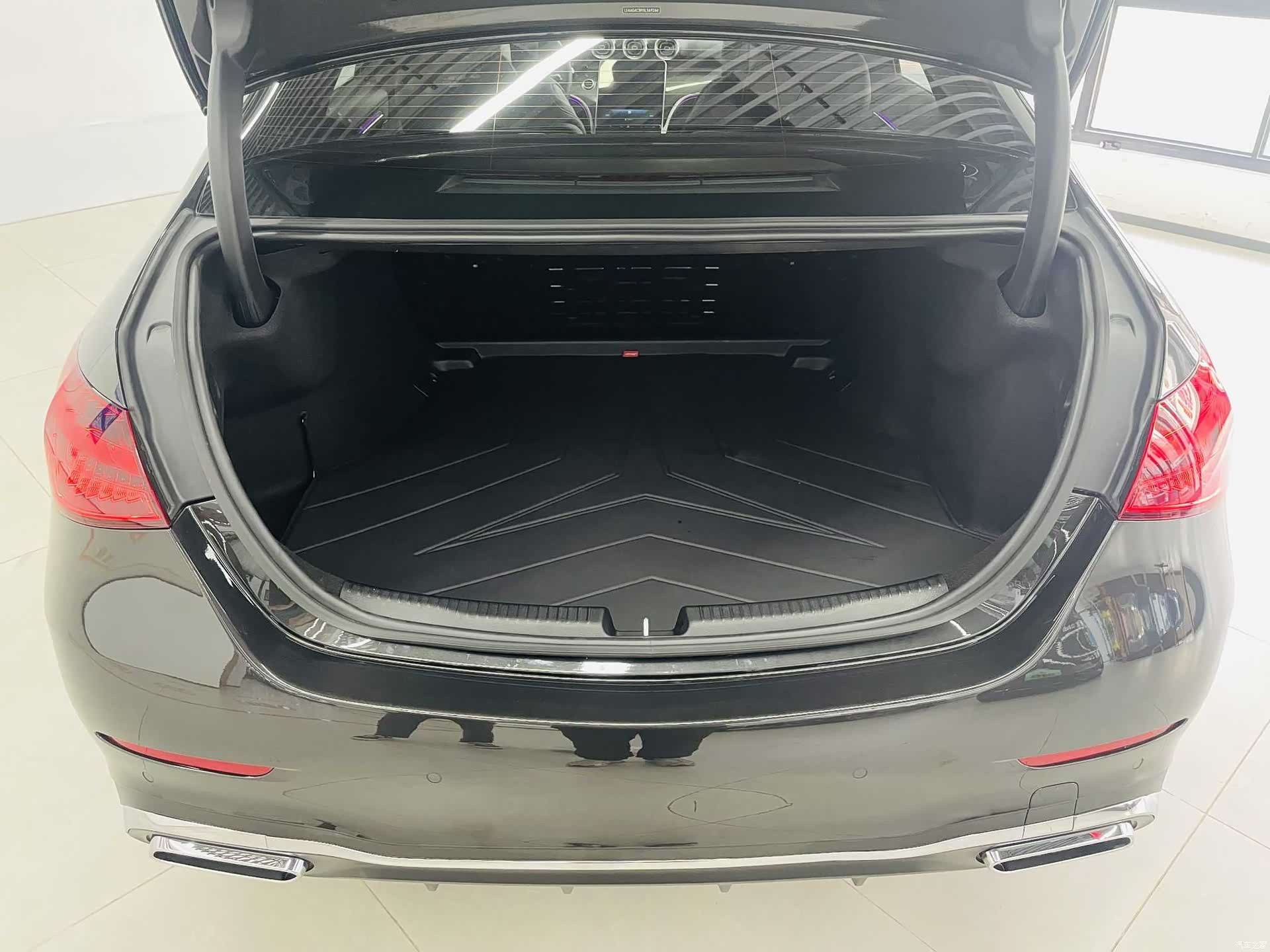 Mercedes-Benz C-Class, 2025 16