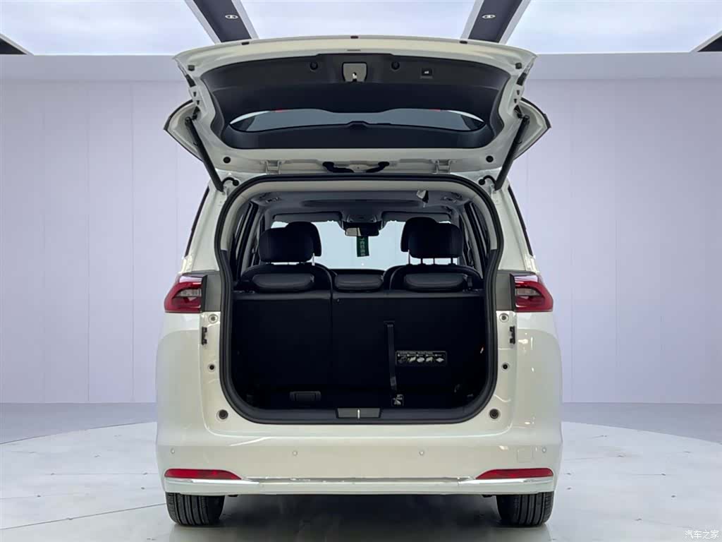 Trumpchi M6, 2025 9