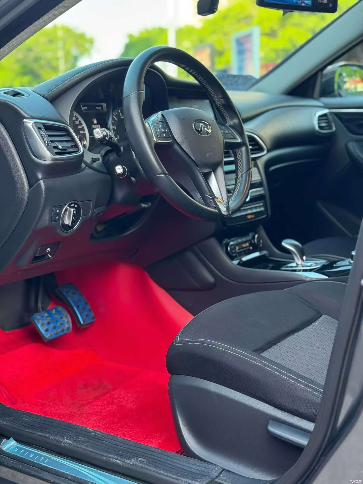 Infiniti QX30, 2018 все фото