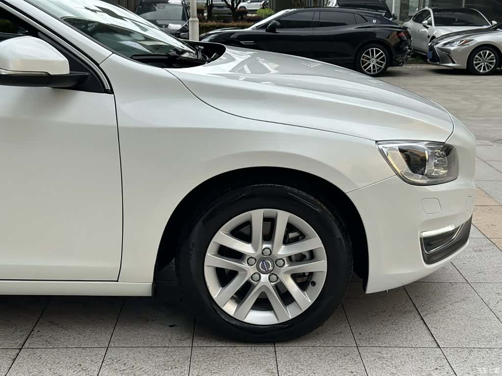 Volvo S60, 2017 все фото