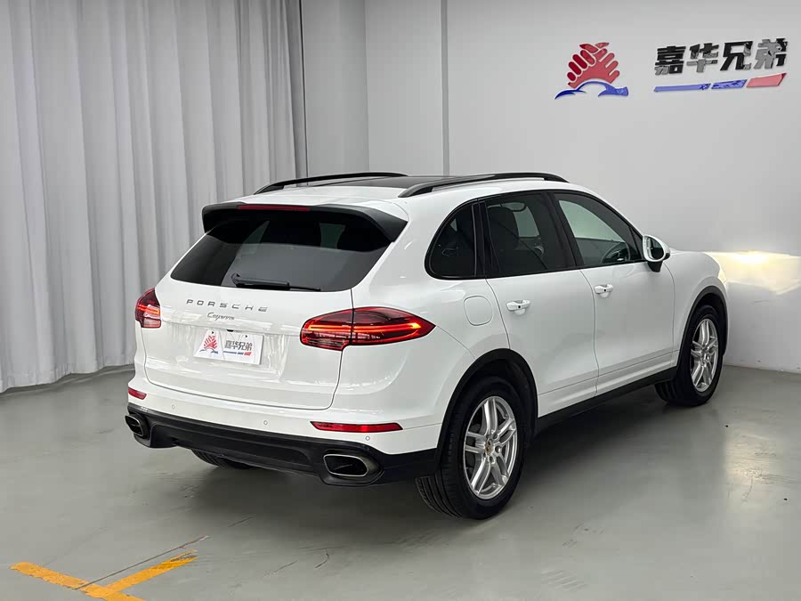 Porsche Cayenne 2015, фото 10