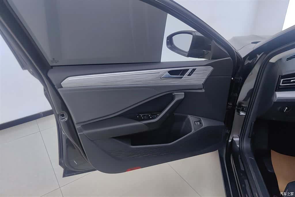 Volkswagen Sagitar, 2024 7