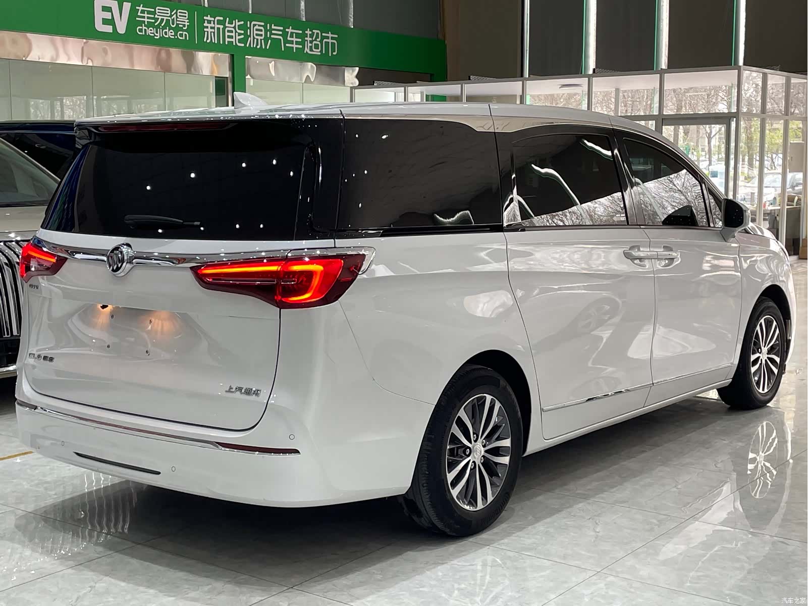 Buick GL8, 2020 7