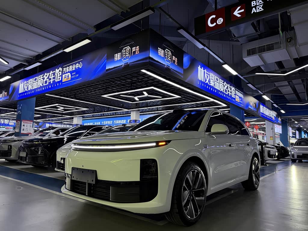 Li Auto L6