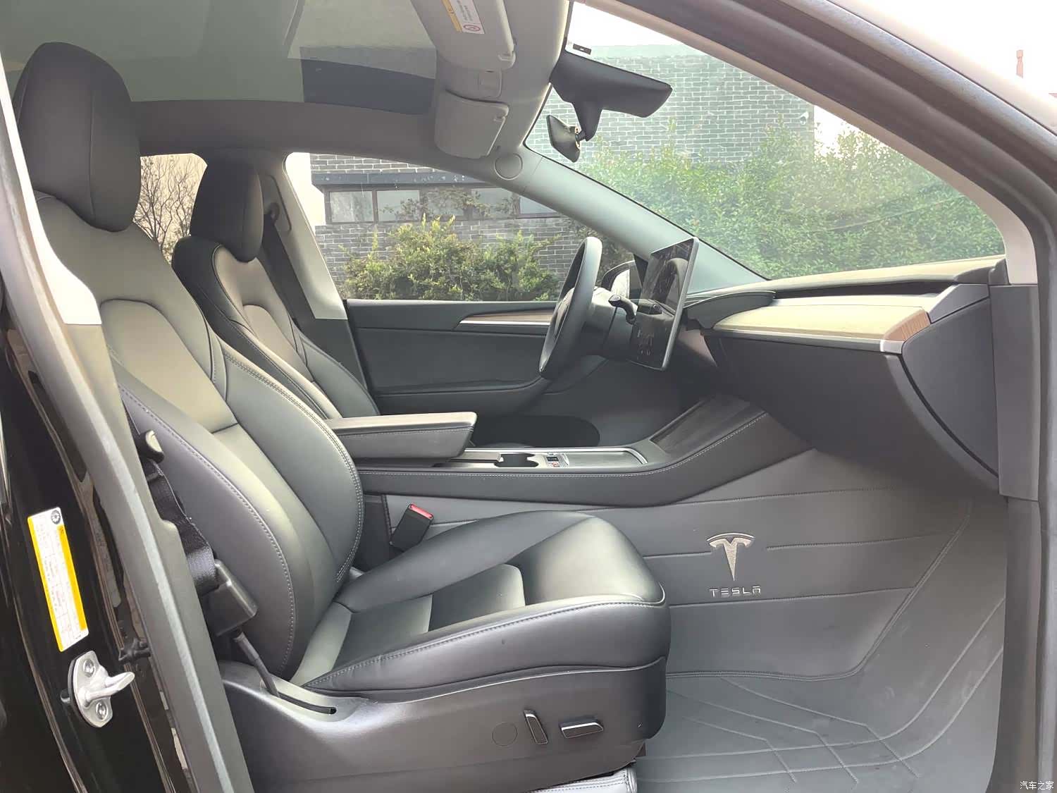 Tesla Model Y, 2023 9
