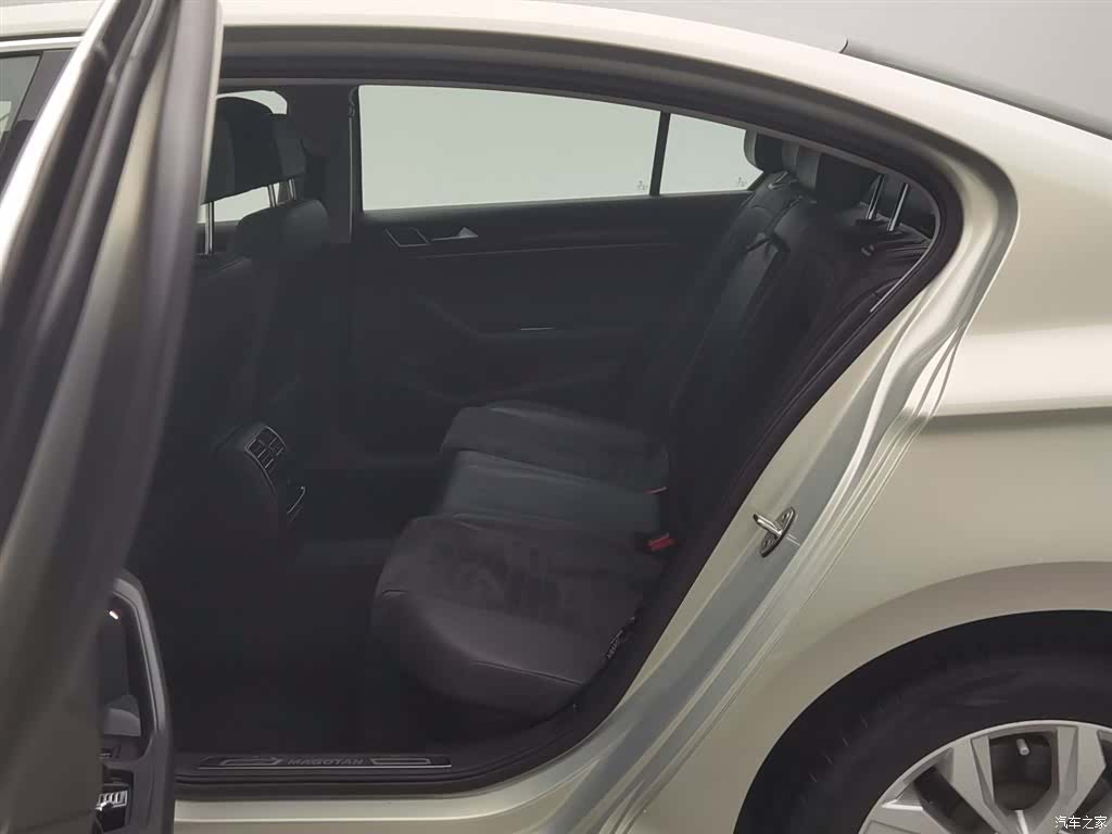Volkswagen Magotan, 2017 15