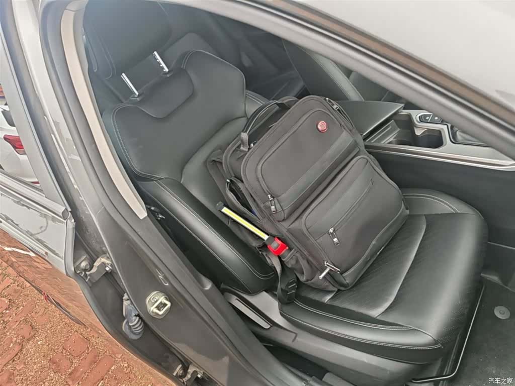 Geely Emgrand, 2023 25