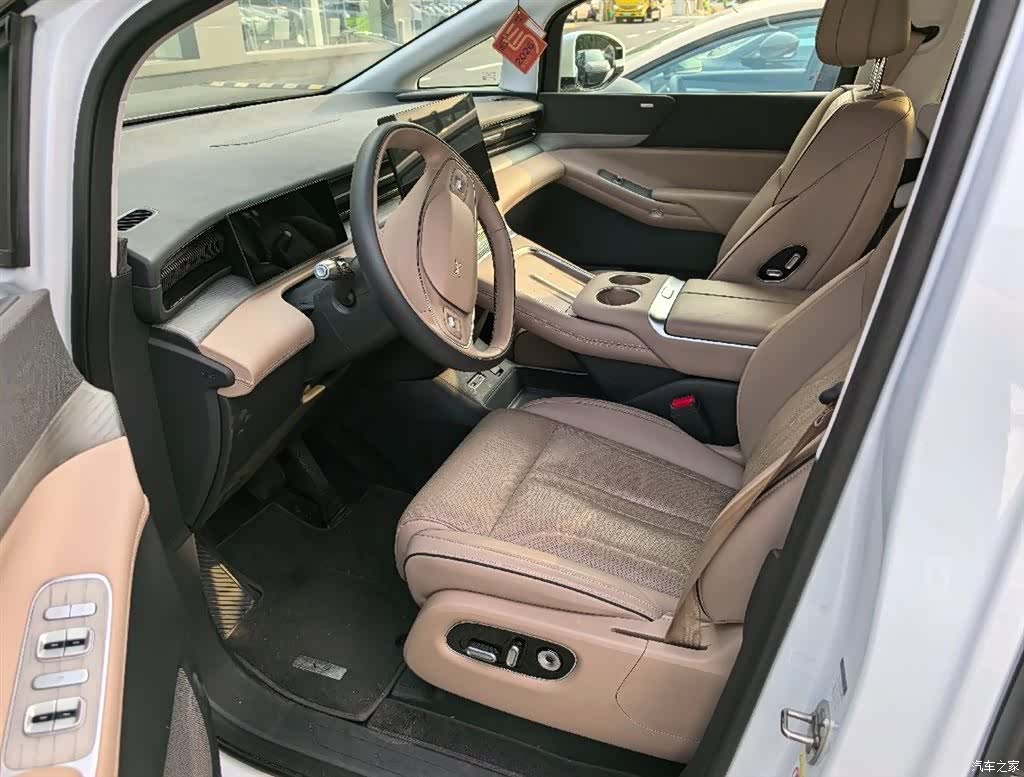 Xpeng X9, 2025 6