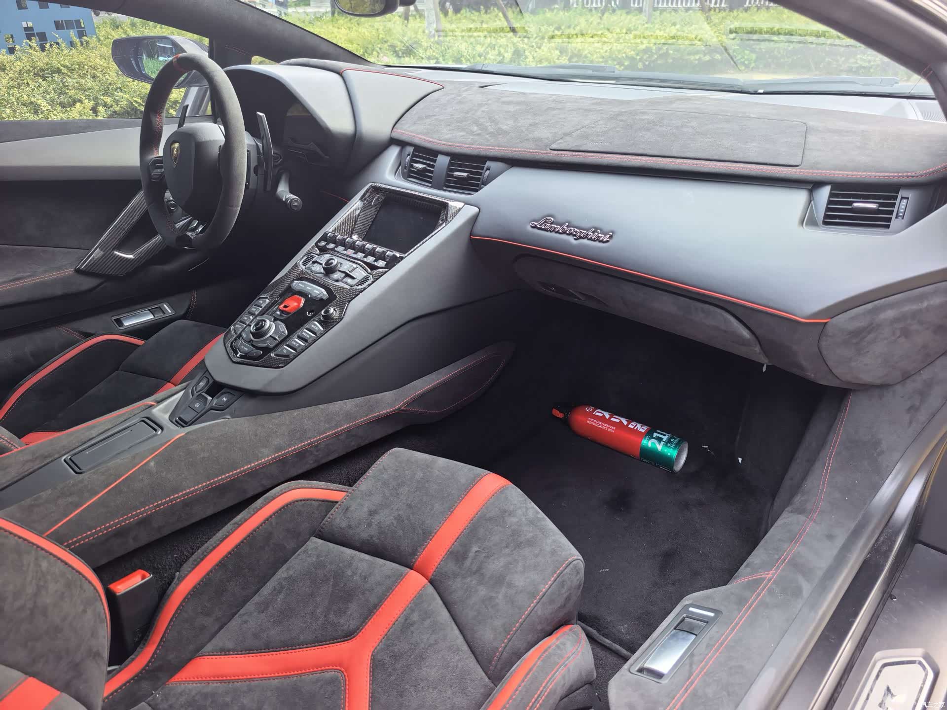 Lamborghini Aventador, 2013 11