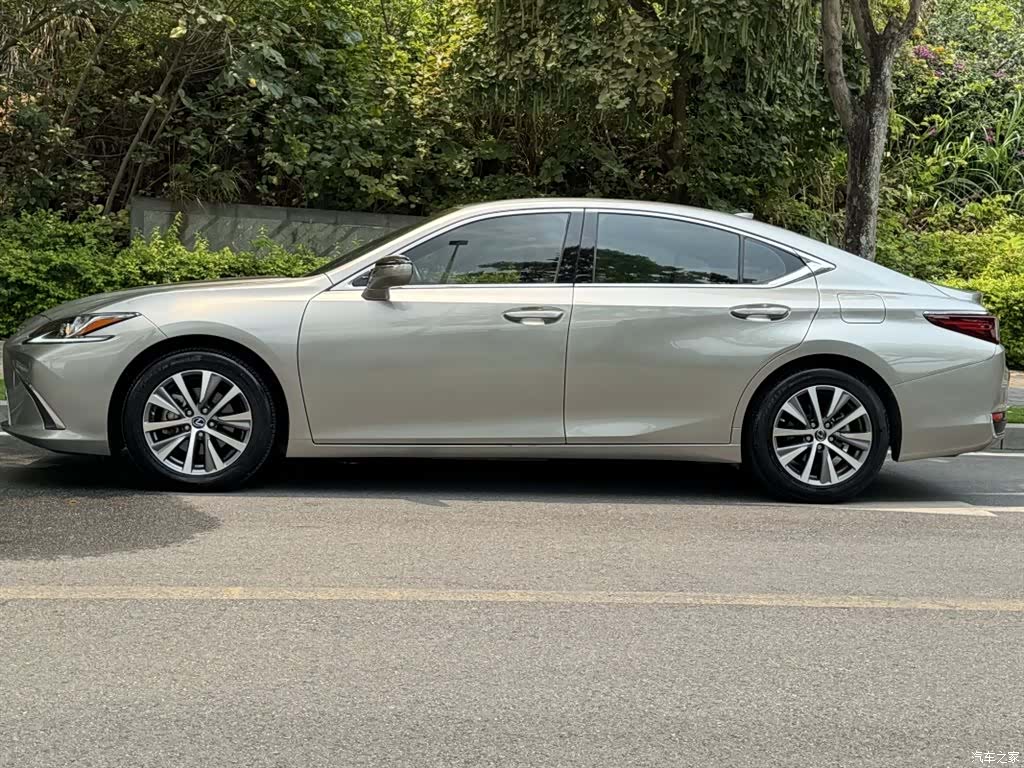 Lexus ES, 2019 2