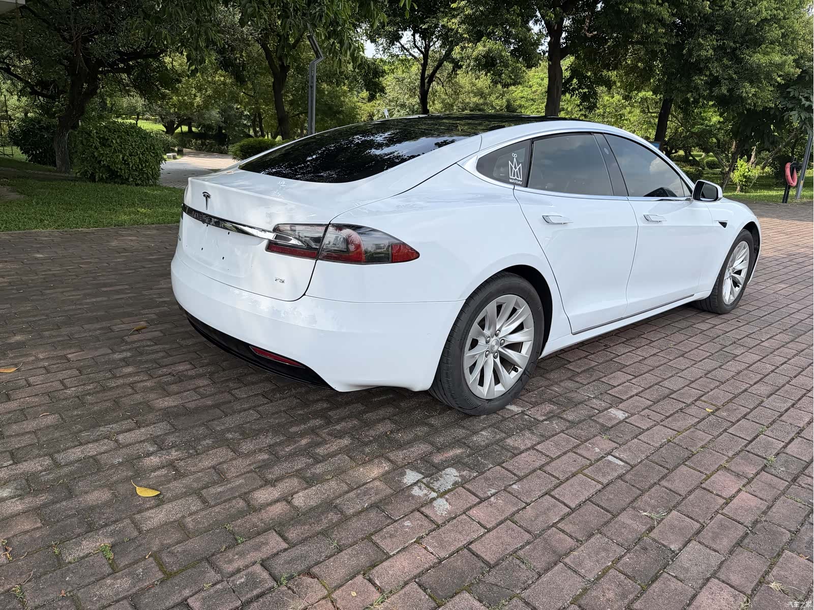 Tesla Model S, 2019 все фото
