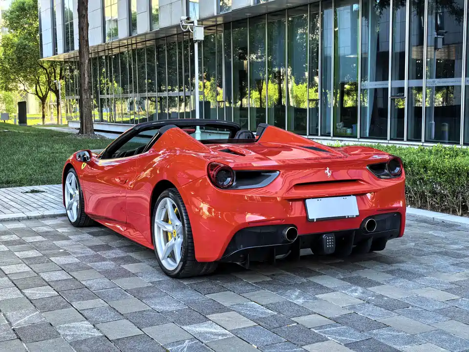 Ferrari 488