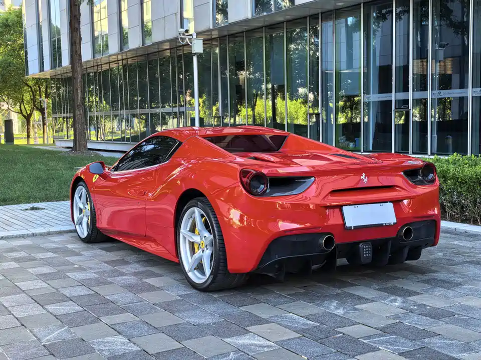 Ferrari 488