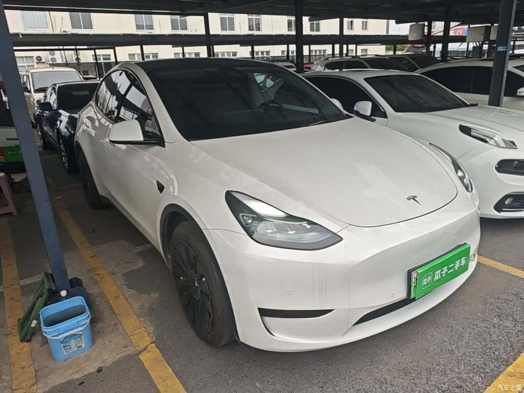 Tesla Model Y, 2023 4