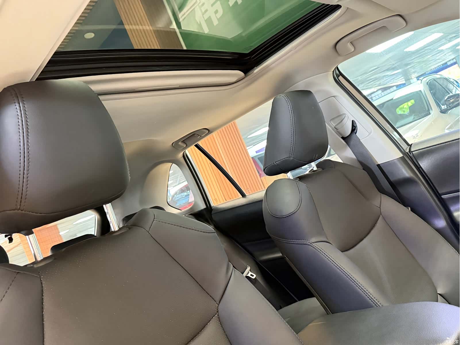Toyota RAV4, 2022 23
