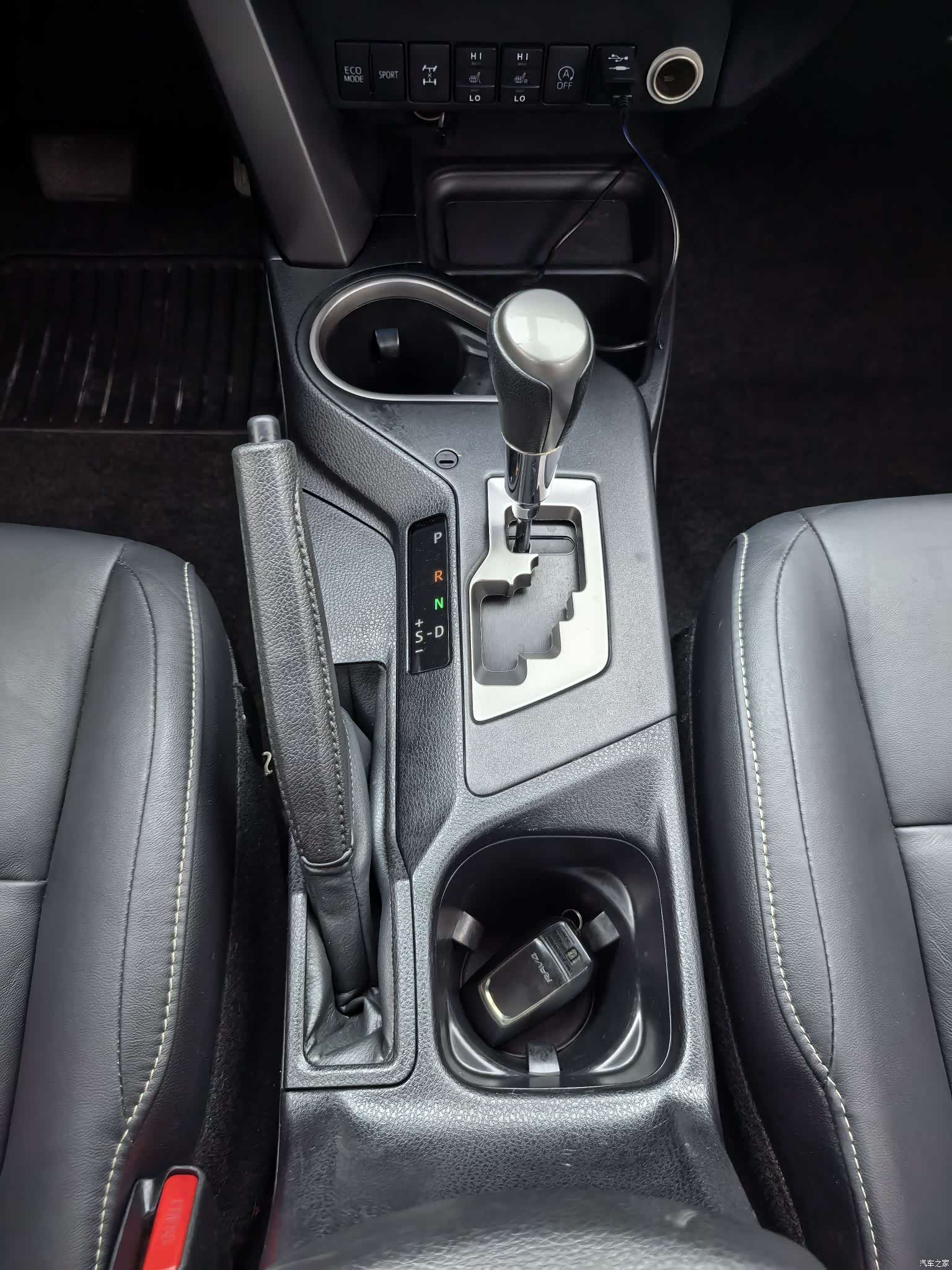 Toyota RAV4, 2016 10