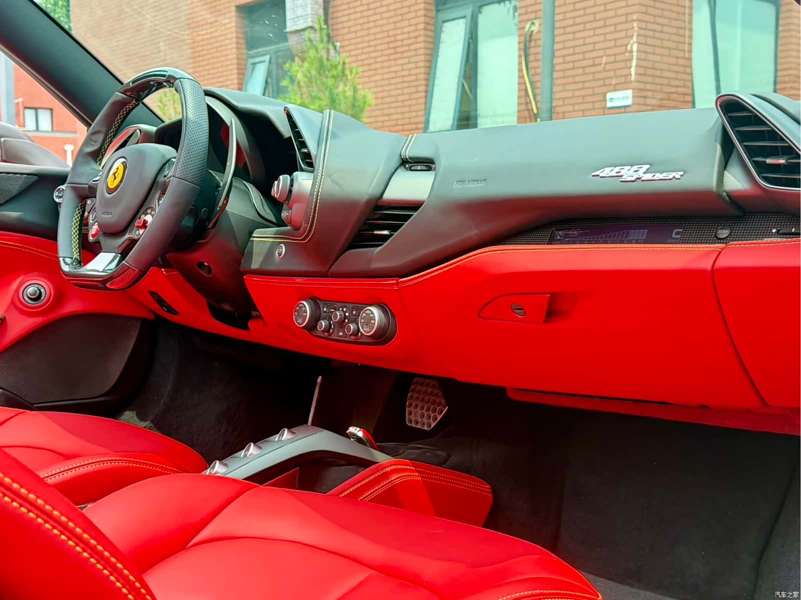 Ferrari 488, 2019 15