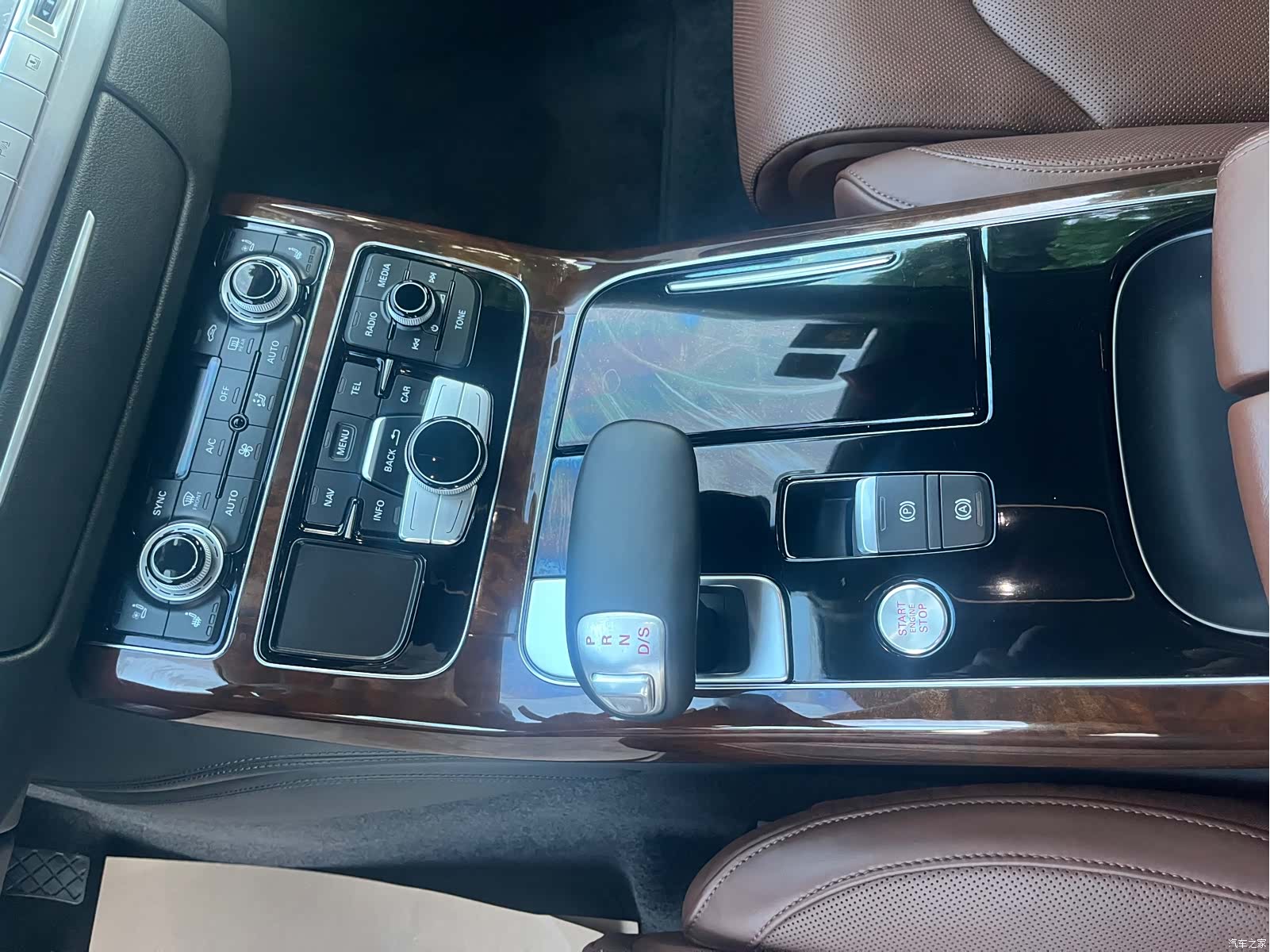 Audi A8L, 2017 32