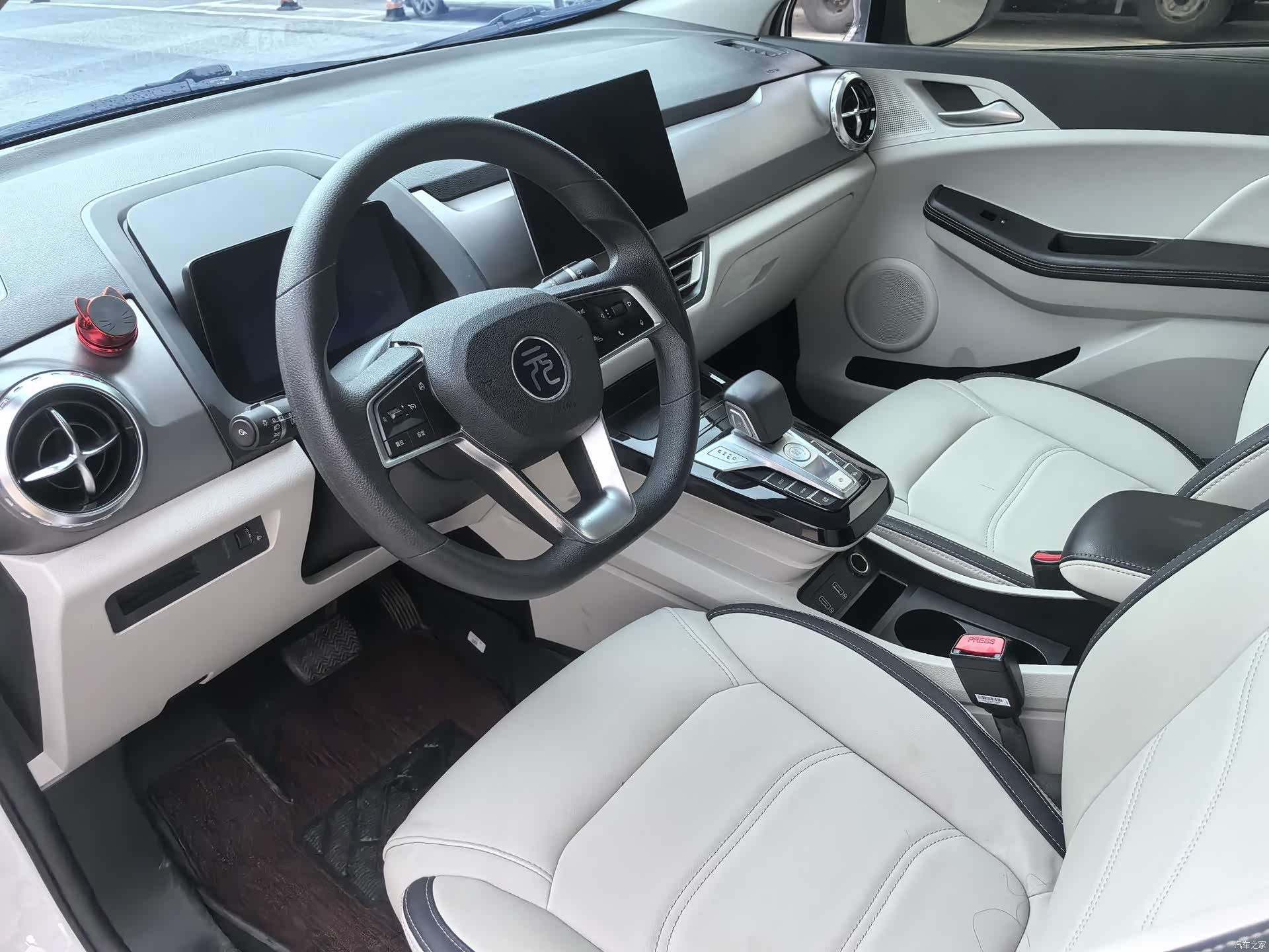BYD Yuan, 2022 14